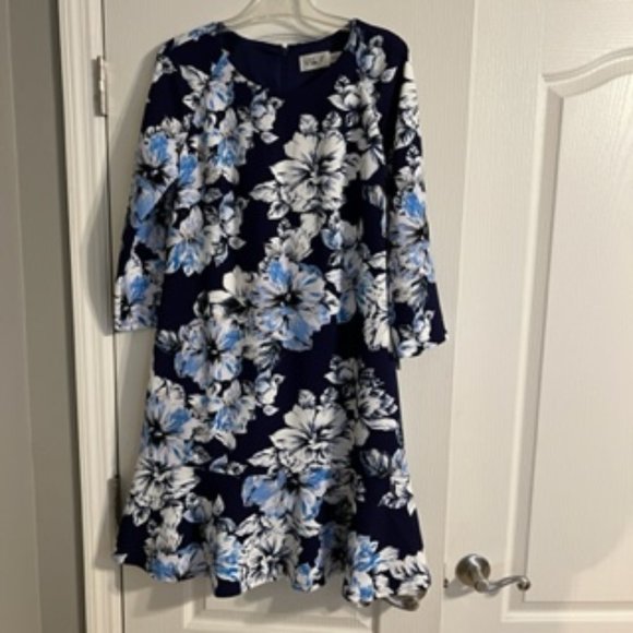 Eliza J Dresses & Skirts - Eliza J Women's Floral Dress 10